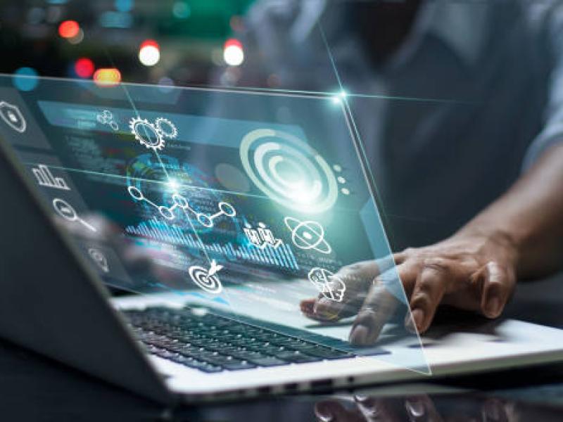 UN CONSEILLER NUMÉRIQUE POUR VOUS AIDER DANS VOS DÉMARCHES INFORMATIQUES.